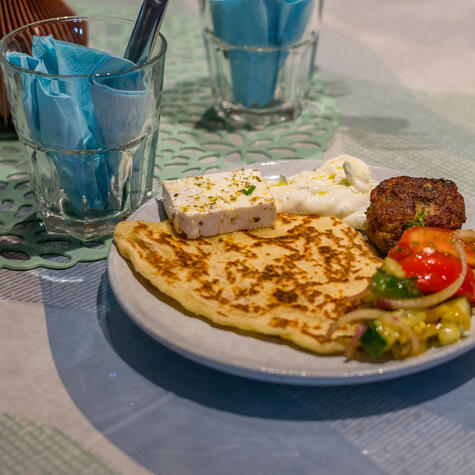 Tzatziki, pitabroodjes en Kefte